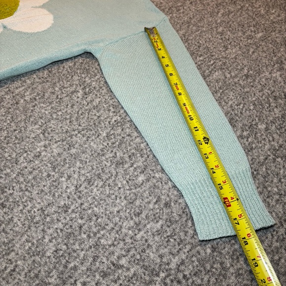 Erin Made Women’s Petal Flower Oversized Pullover Sweater One Size Mint Green - Picture 10 of 10